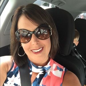 Meet your Posher, Renee