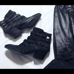 BLACK BUCKLE BOOTIES SIZE 10 ENZO ANGIOLINI