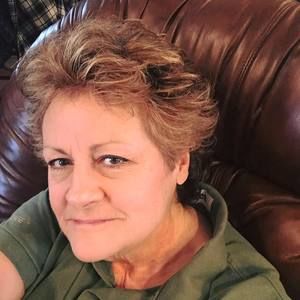 Meet your Posher, Deborah