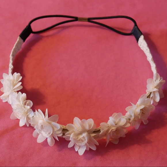 Accessories - 🌼Lovely Flower Headband🌸