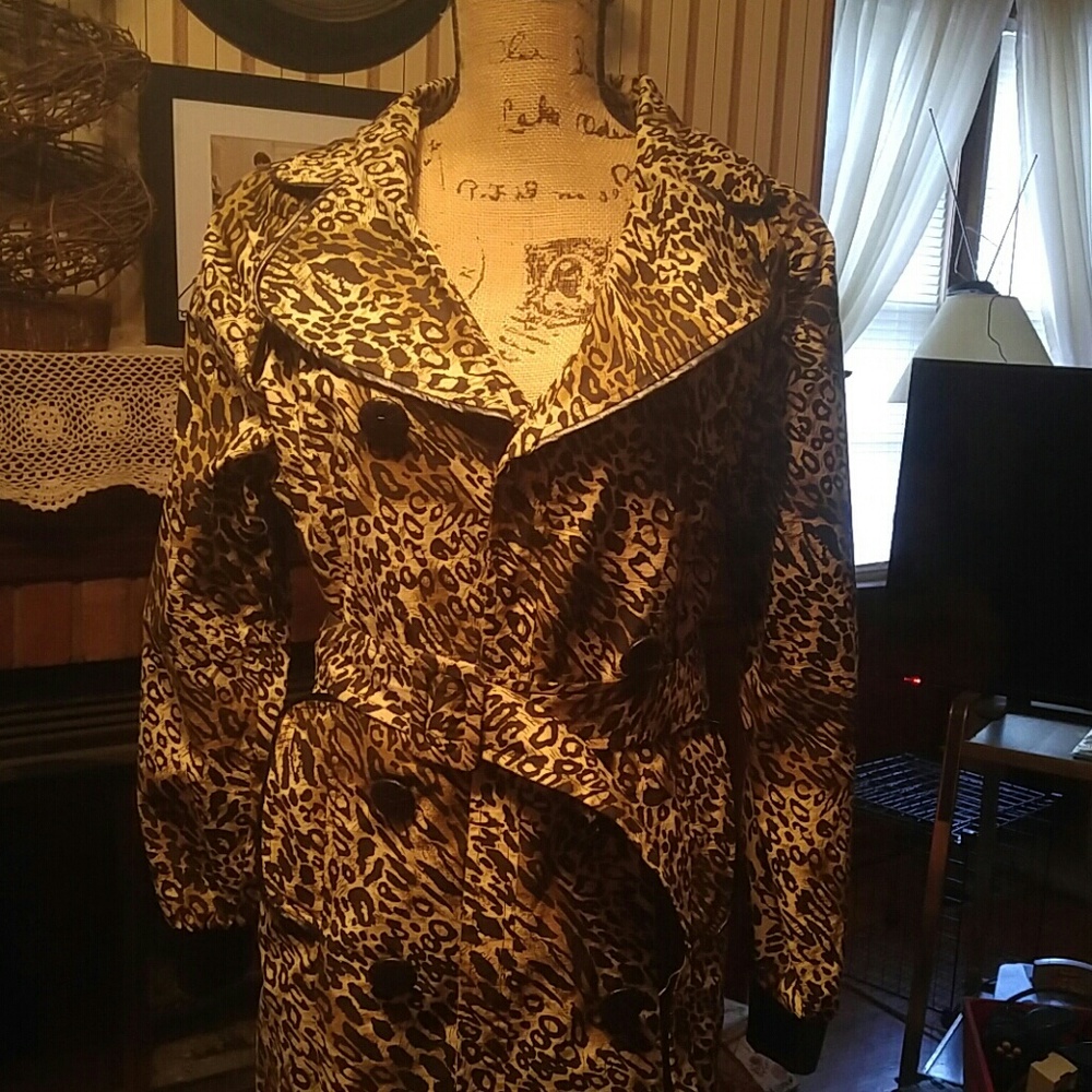 Animal print trench coat size L