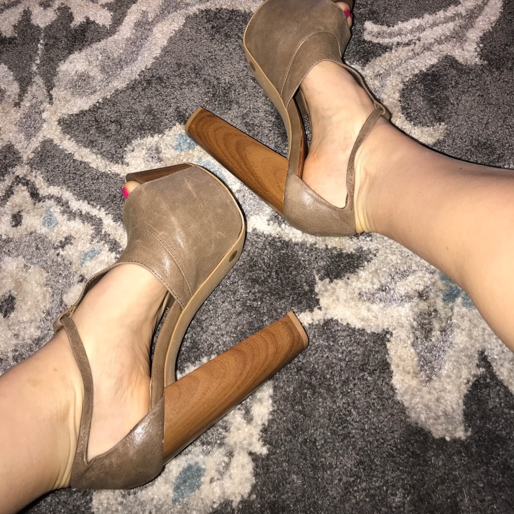 Jessica Simpson wooden wedges