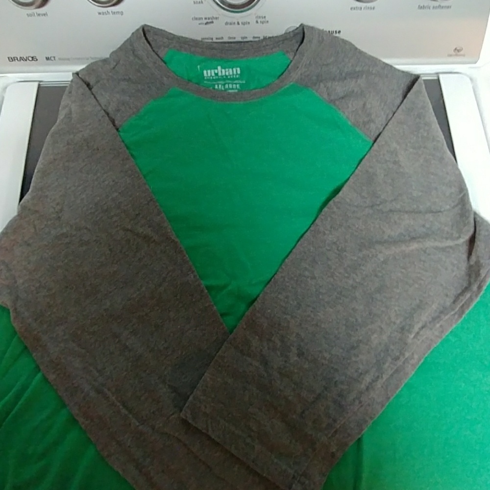 Mens raglan shirt