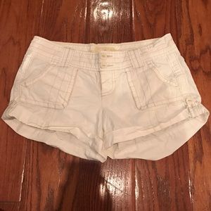 American Eagle White shorts