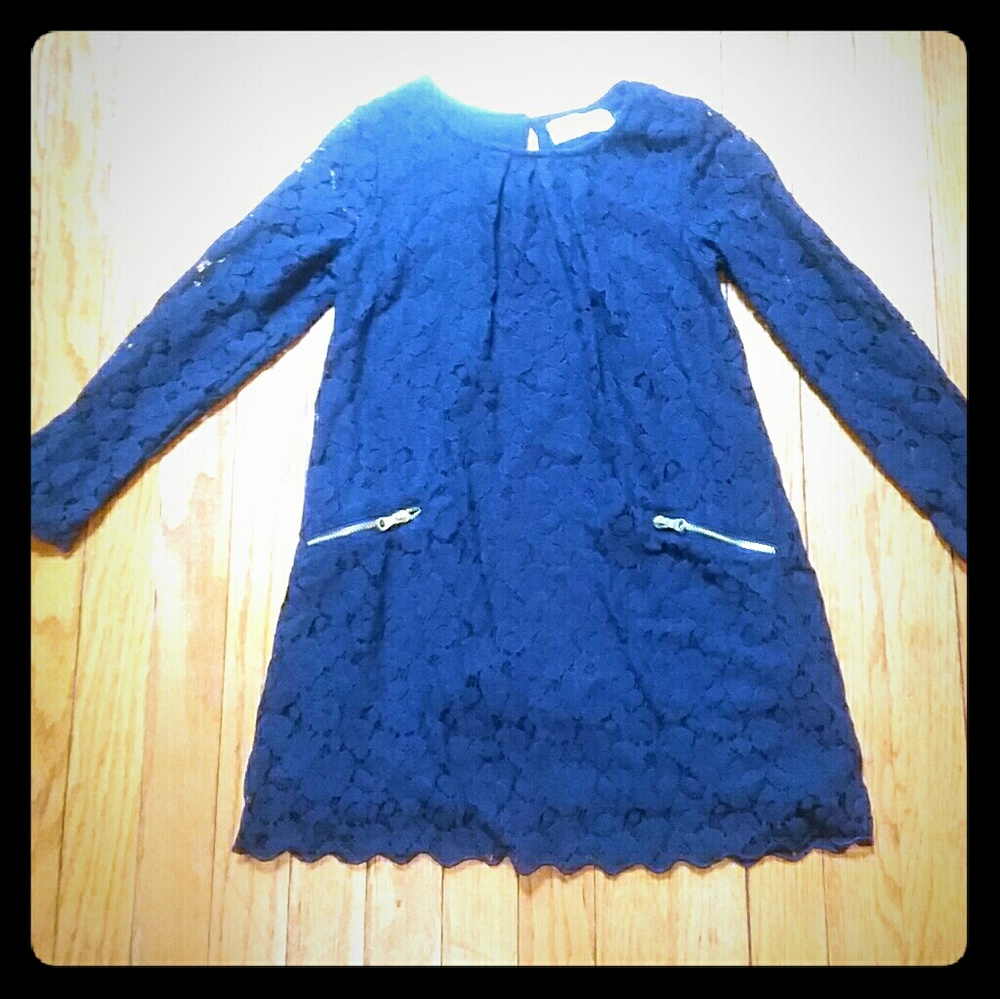 NAVY BLUE H&M girls lace dress in sz 4-6 yrs