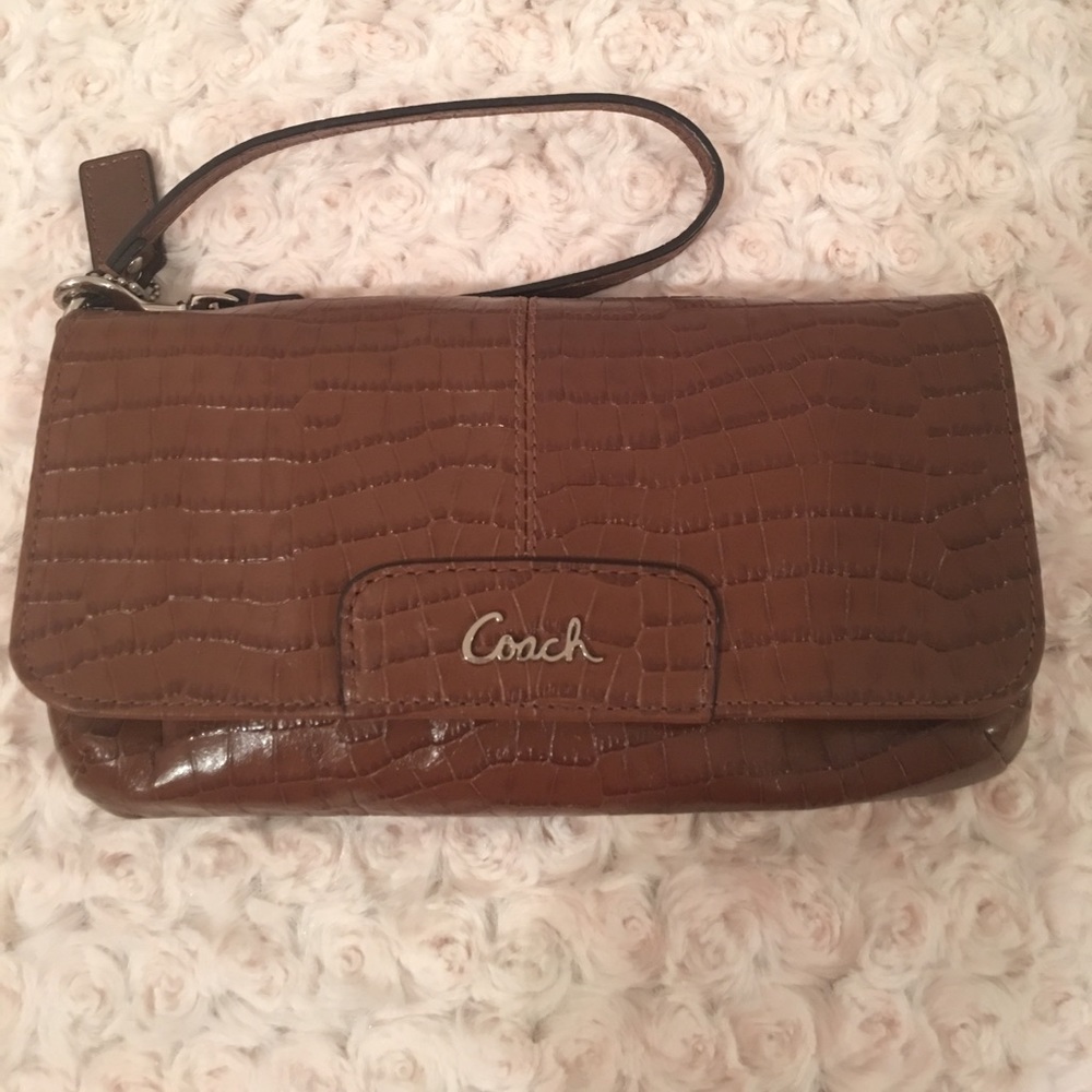 Like-New Coach Wristlet in Light Brown Leather