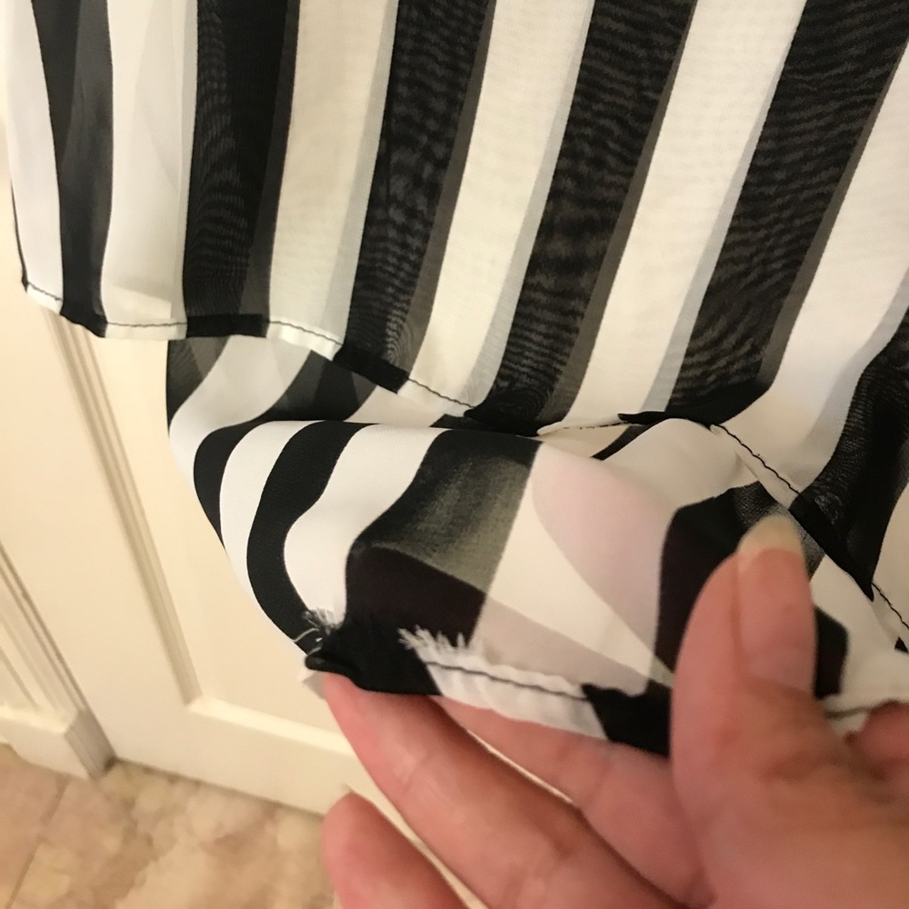 Finn & Clover M Sheer Tops - Picture 6 of 7
