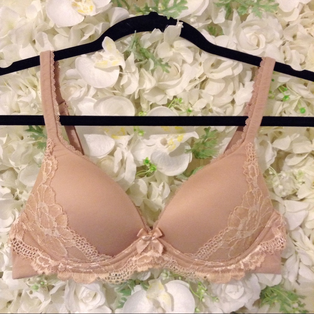 Victoria’s Secret’s 32A Body Wire Free Bra