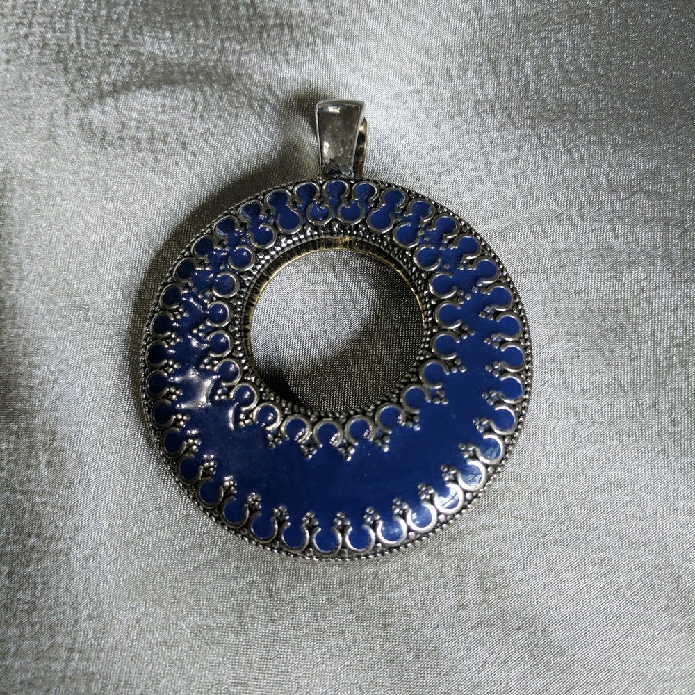 FALL Premier designs double take magnetic pendant