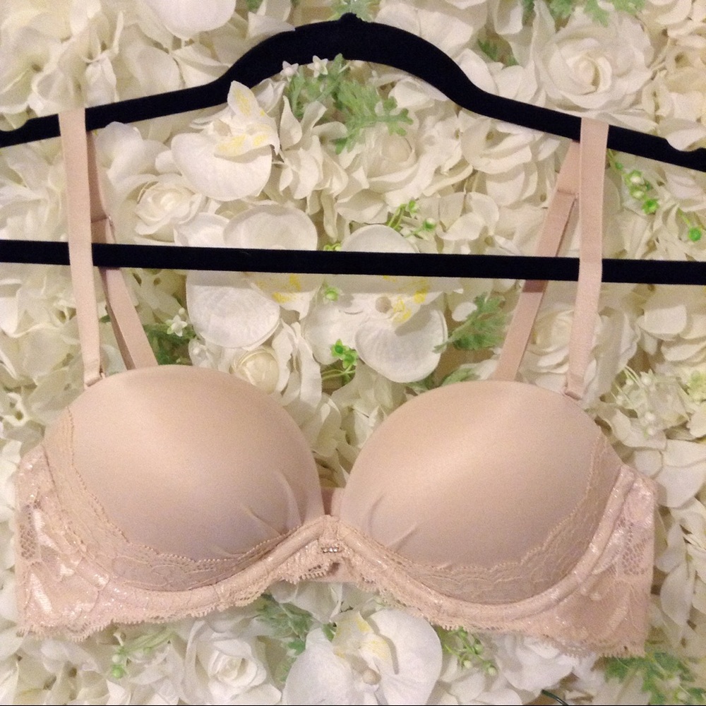 Victoria’s Secret’s 32A Fabulous Strapless Bra