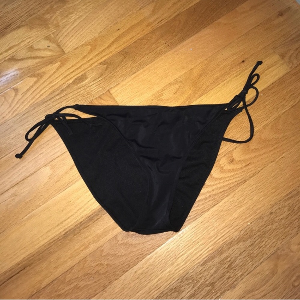 Black tie bottoms