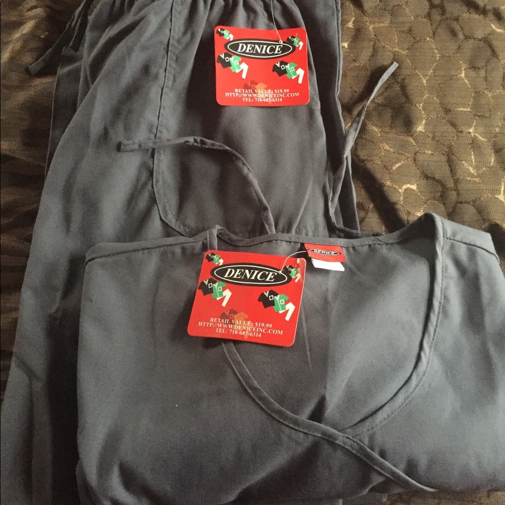 Scrub set