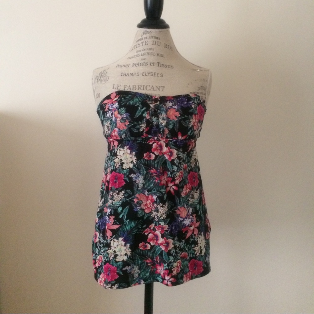 Sleeveless Flower Top Size S
