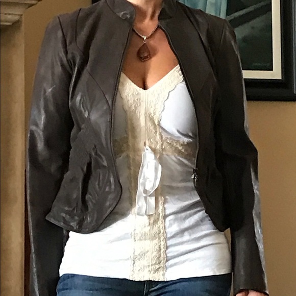 Leather jacket - Picture 2 of 2