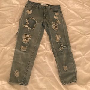 Brandy Melville boyfriend jeans