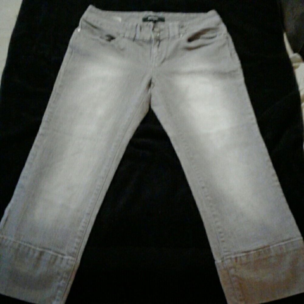 Light grey capris