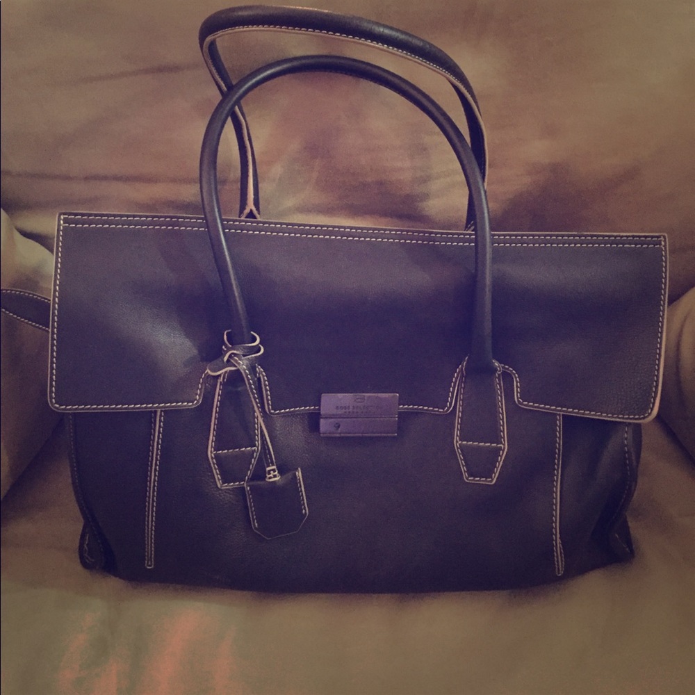 ♦️SOLD♦️Hugo Boss Selection Navy Overnight Bag