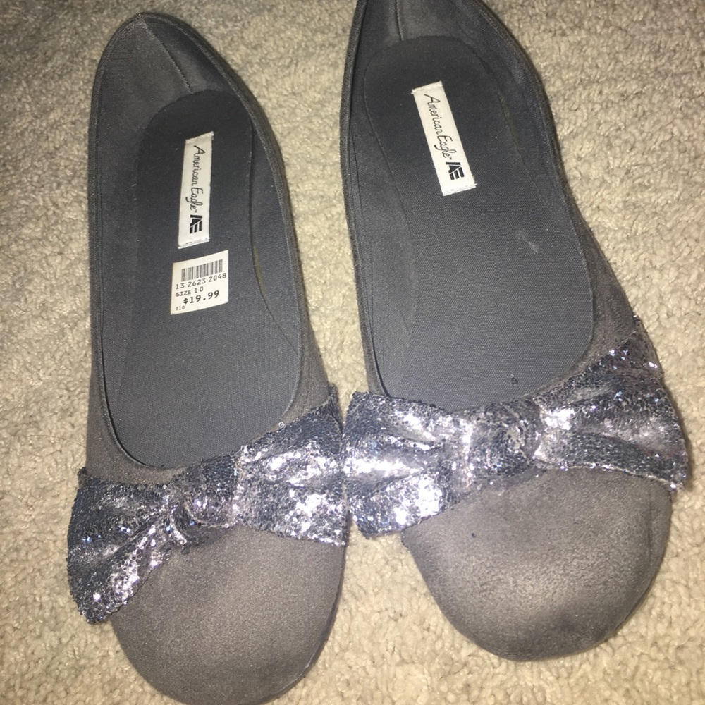Gray flats w/ sparkly bow top
