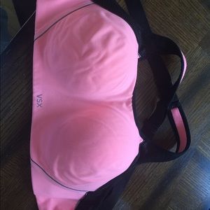 VS sports Bra in 34DD