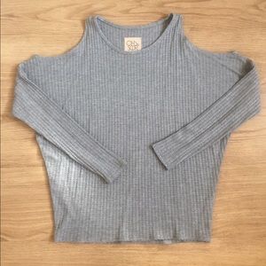 Chaser thermal cold shoulder tee