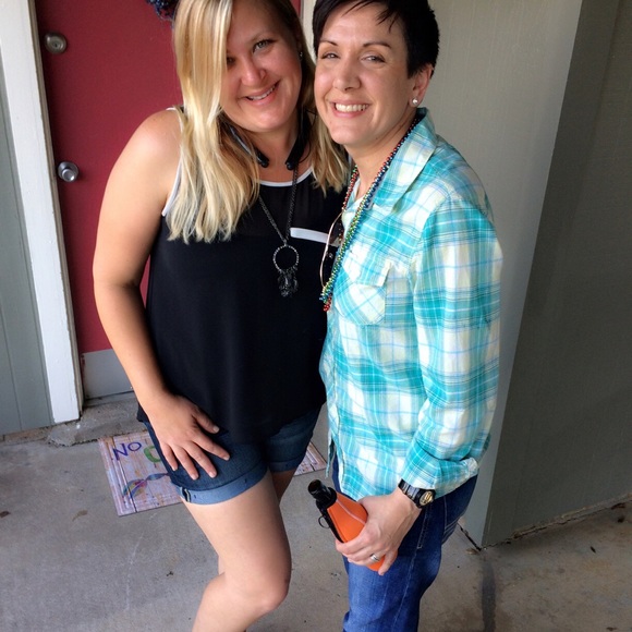 Meet your Posher, Satina - Picture 5 of 8