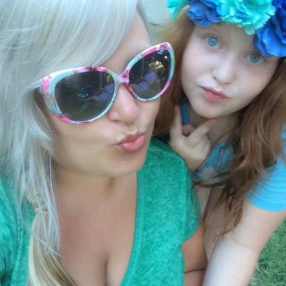 Meet your Posher, Satina - Picture 3 of 8