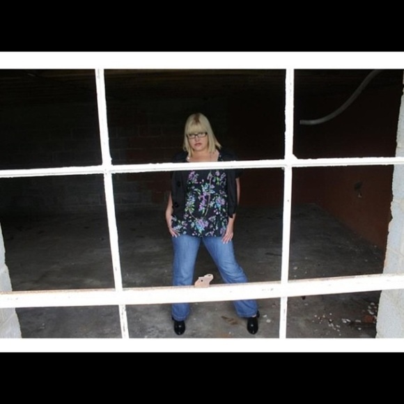 Meet your Posher, Satina - Picture 7 of 8