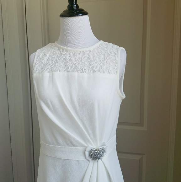 Lovely Lace Accent White Dress - Picture 5 of 8