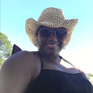 Meet your Posher, Tracy