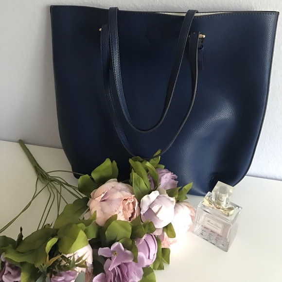 Therapy blue faux leather tote like new - Picture 2 of 3