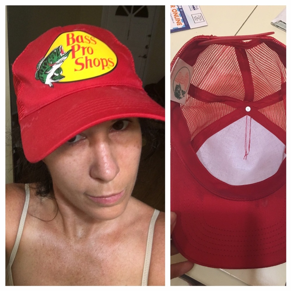 ❤️Mesh trucker hat Bass Pro Shops