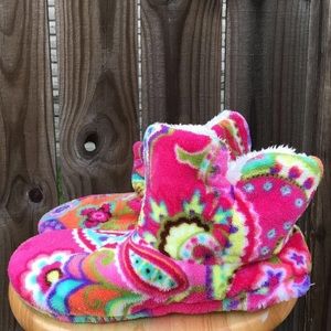 Vera Bradley fluffy slippers