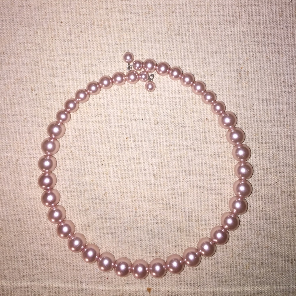 Pearl costume jewelry necklace