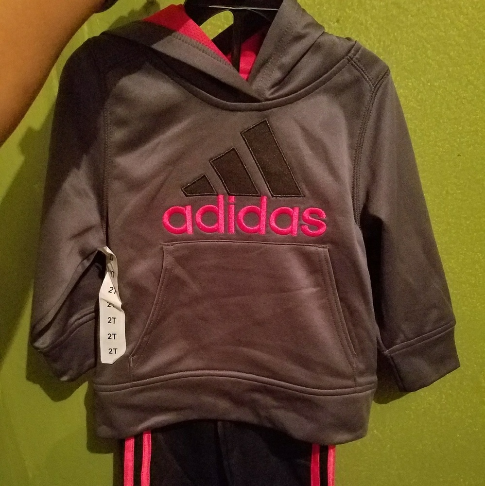NEW Adidas 2-piece set size 2T