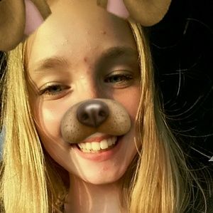 Meet your Posher, Caroline