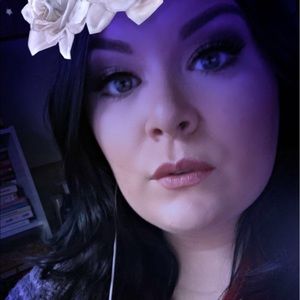 Meet your Posher, Casey