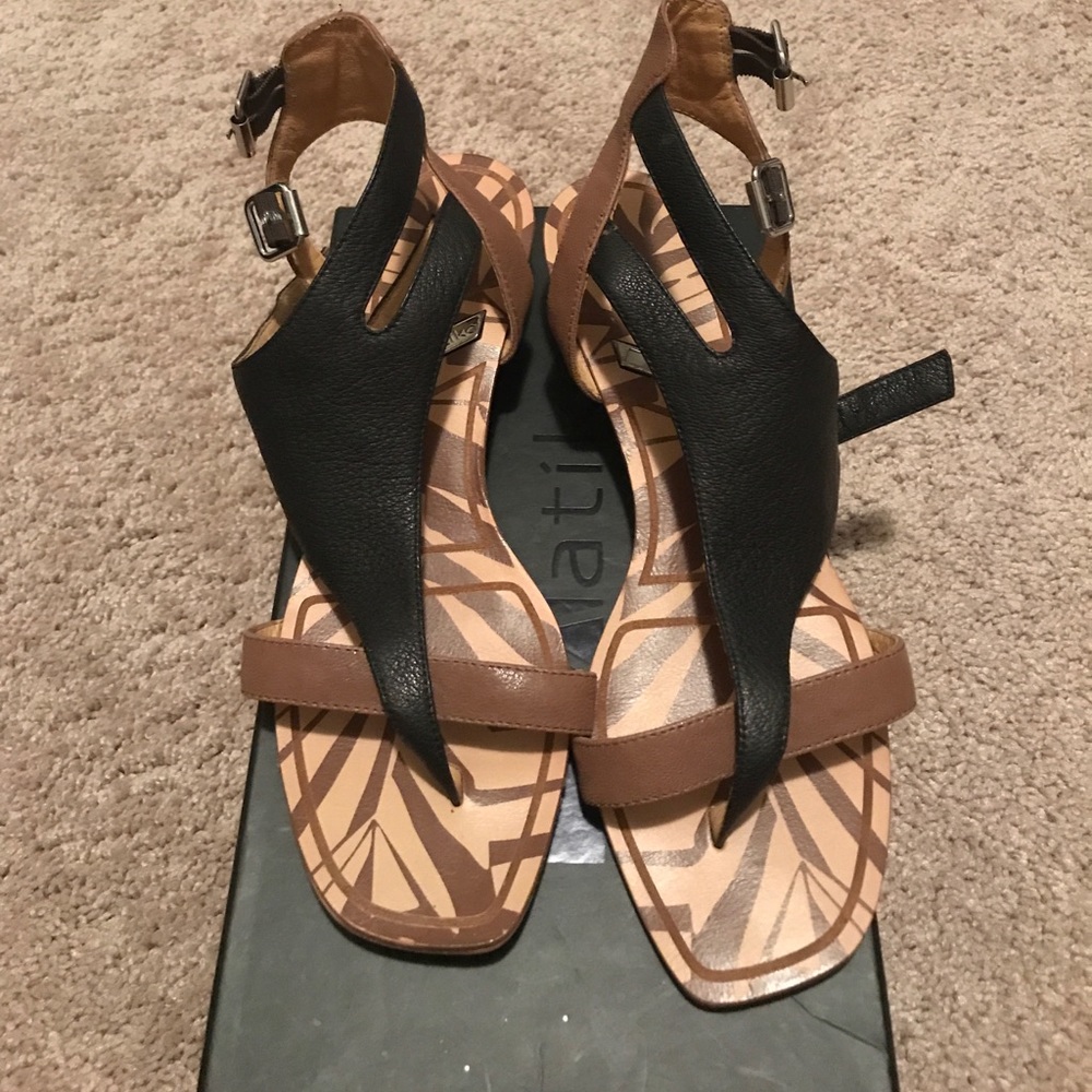 Size 7MATIKO