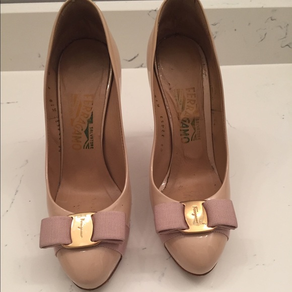 ferragamo nude shoes
