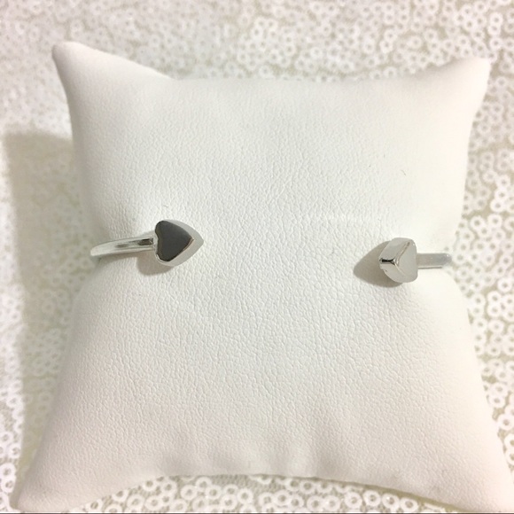 Silver cuff bracelet with rhinestone heart charm - Picture 5 of 8