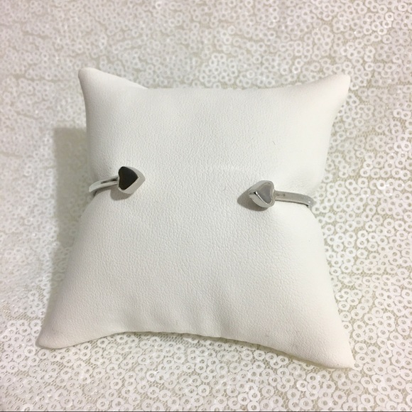 Silver cuff bracelet with rhinestone heart charm - Picture 6 of 8