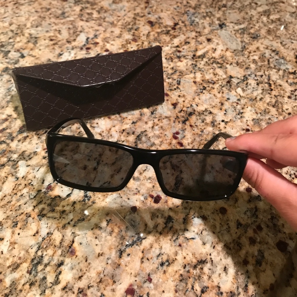 Authentic Gucci sunglasses - Picture 2 of 4