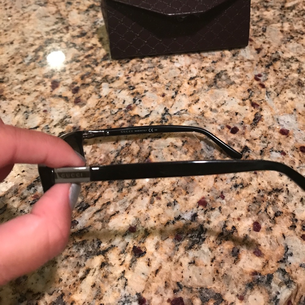 Authentic Gucci sunglasses - Picture 3 of 4