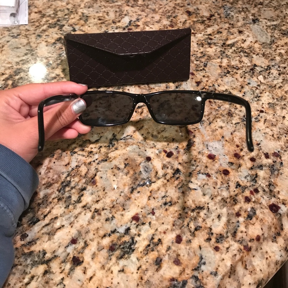 Authentic Gucci sunglasses - Picture 4 of 4
