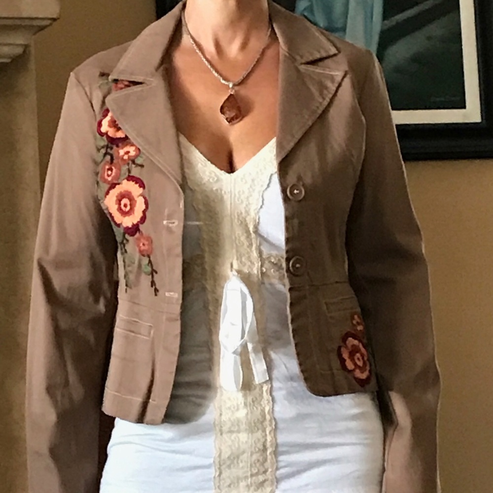 Embroidered jacket - Picture 2 of 2