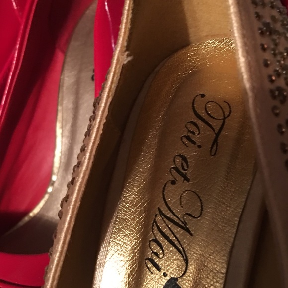 Gold heels - Picture 4 of 4