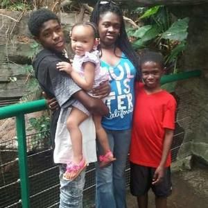 Meet your Posher, Myra