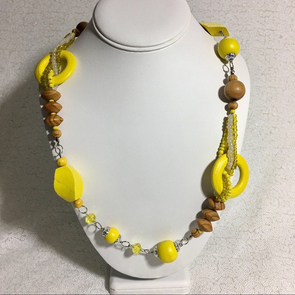 Yellow wood bead statement necklace - Picture 3 of 8