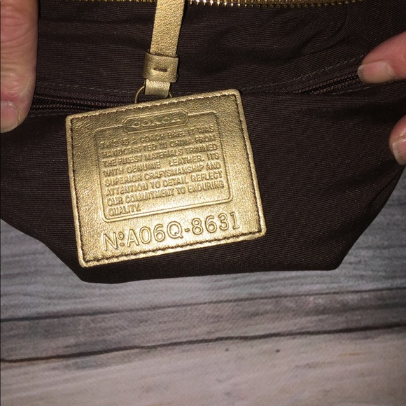 Authentic Coach Shoulder Bag 5009 - Picture 5 of 5