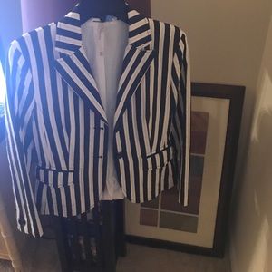 Striped Blazer, Oui