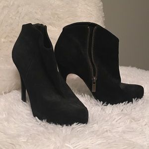 Steve Madden Suede booties
